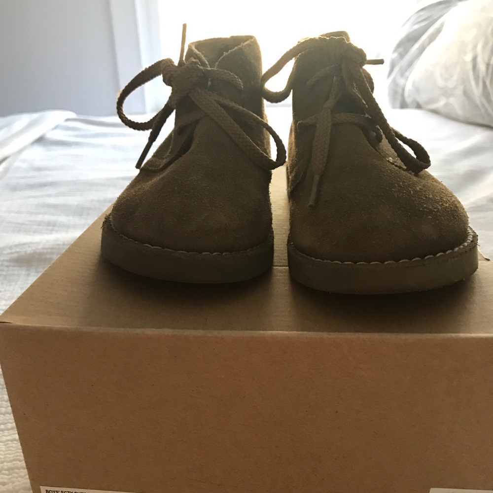 J. Crew Crewcuts boys suede Chukka size K12